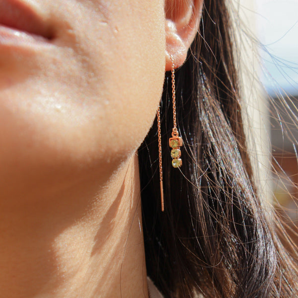 San Shi Peridot Chain Earrings